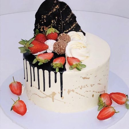 Signature Cake -8 inches