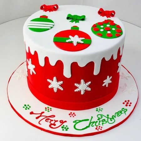 YULETIDE FONDANT CAKE